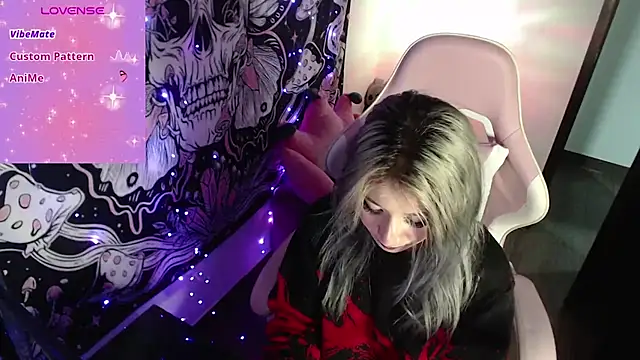 GamerCarrie online show from 02/18/25, 05:20