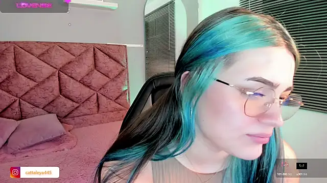 cattaleya    online show from 01/08/25, 03:29