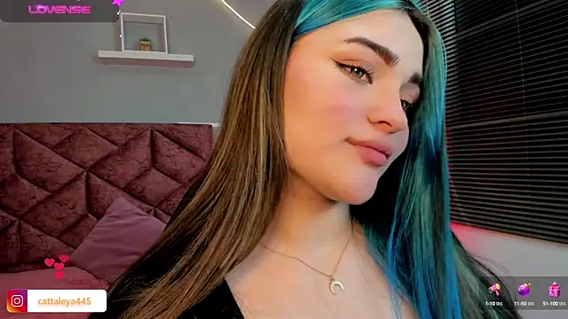 cattaleya    online show from 01/29/25, 07:25