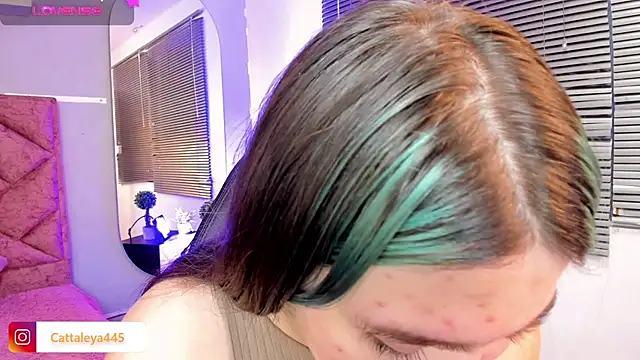 cattaleya    online show from 02/19/25, 06:44