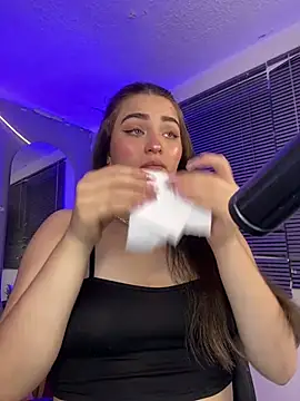 cattaleya    online show from 03/04/25, 03:33