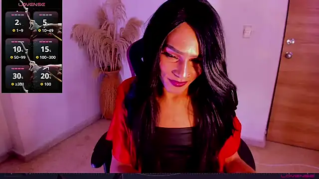 carolinemiller7 online show from 11/25/25, 03:39