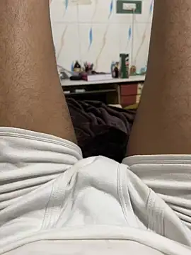 Snapshot of hairydude49 chatting on 12/07/24, 08:38 hairydude49 online show from 12/07/24, 08:38