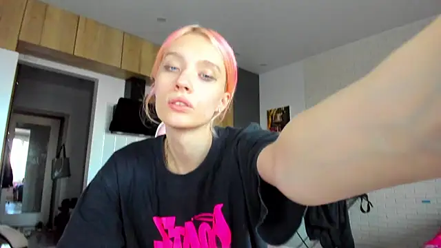 Snapshot of _Alice_Kitty chatting on 06/26/26, 05:06 Alice Kitty online show from 06/26/26, 05:06