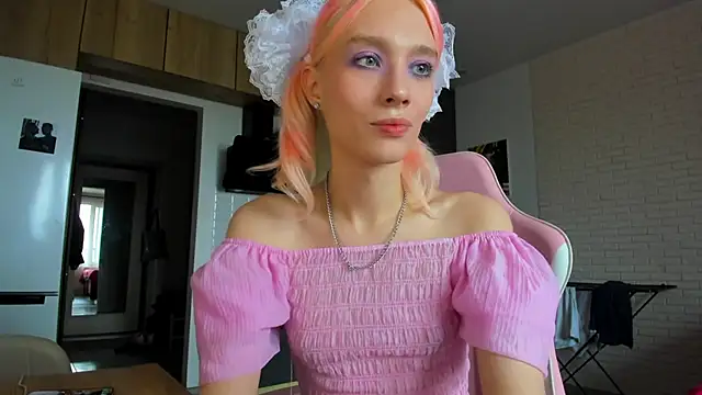 Snapshot of _Alice_Kitty chatting on 07/08/26, 08:19 Alice Kitty online show from 07/08/26, 08:19