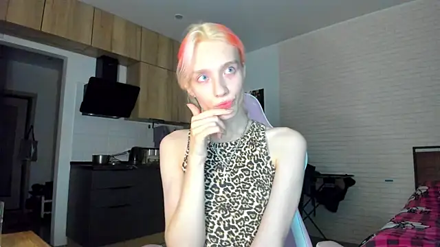 Snapshot of _Alice_Kitty chatting on 07/15/26, 06:57 Alice Kitty online show from 07/15/26, 06:57