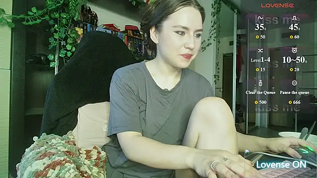 Snapshot of Aurora_workerr chatting on 06/17/26, 03:24 Aurora workerr online show from 06/17/26, 03:24