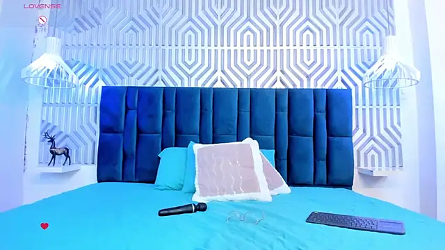 Abbyadams online show from 10/31/25, 03:18