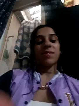 Snapshot of baby_liz01 chatting on 02/21/26, 01:23 baby liz01 online show from 02/21/26, 01:23