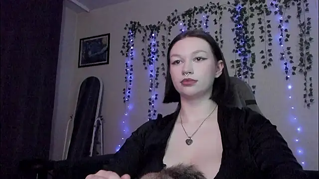 Emmy m00n online show from 12/02/24, 12:51