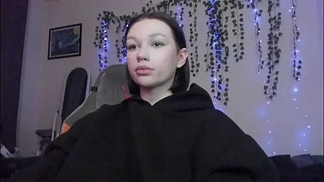 Emmy m00n online show from 12/03/24, 09:44