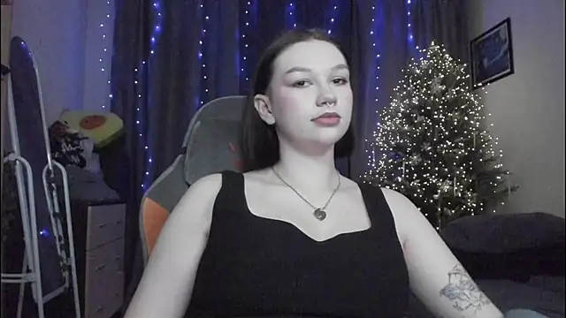 Emmy m00n online show from 12/19/24, 02:34