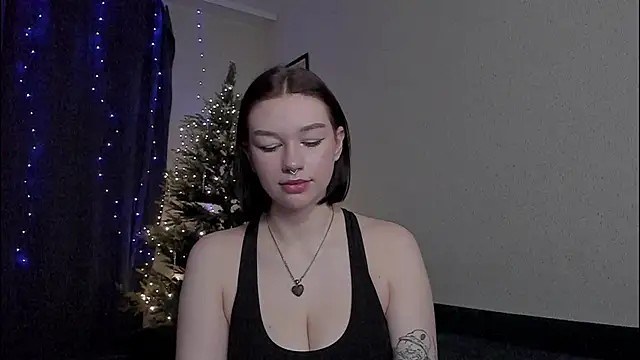 Emmy m00n online show from 01/02/25, 02:11