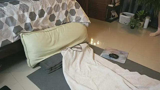 Snapshot of Winnie_sweet chatting on 01/12/25, 12:12 Winnie sweet online show from 01/12/25, 12:12