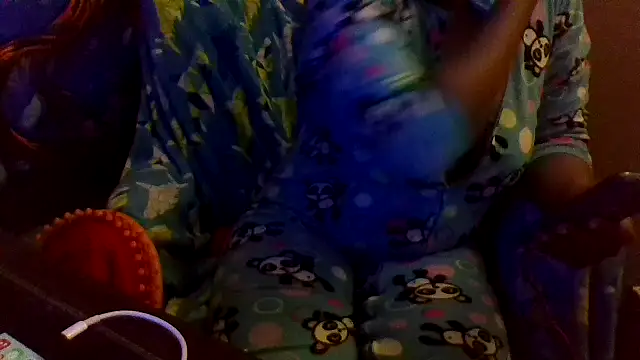 EbonyFetishQueen online show from 01/14/26, 04:40