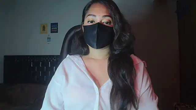 Most-Beautiful-Queen online show from 12/15/25, 07:29