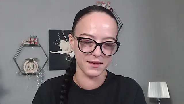 IzabelllNoir online show from 12/16/25, 08:52