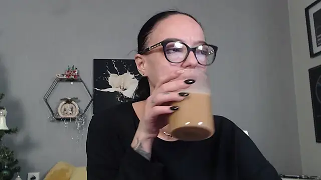 IzabelllNoir online show from 12/19/25, 06:42