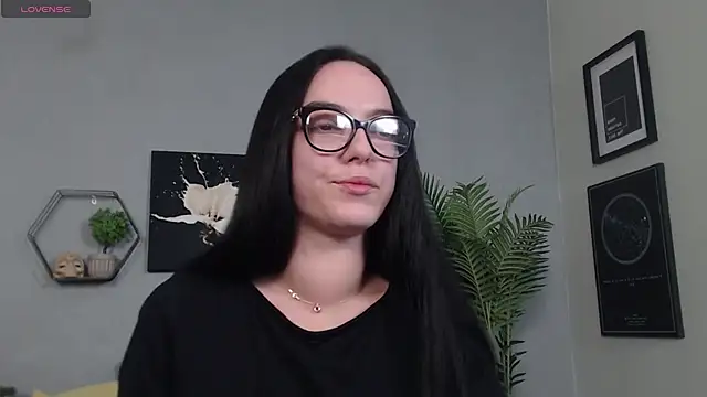 IzabelllNoir online show from 04/04/26, 07:17