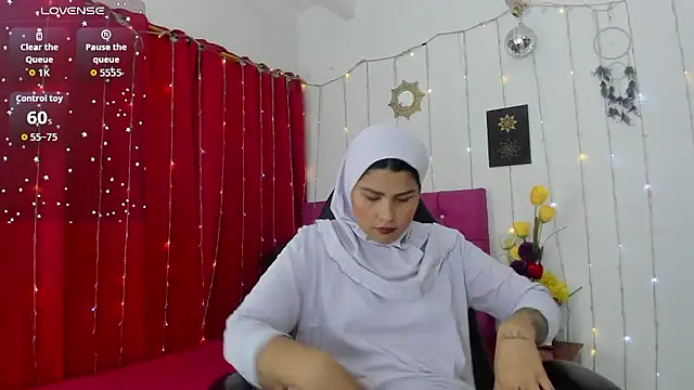 AishaAmin  online show from 01/10/26, 12:07