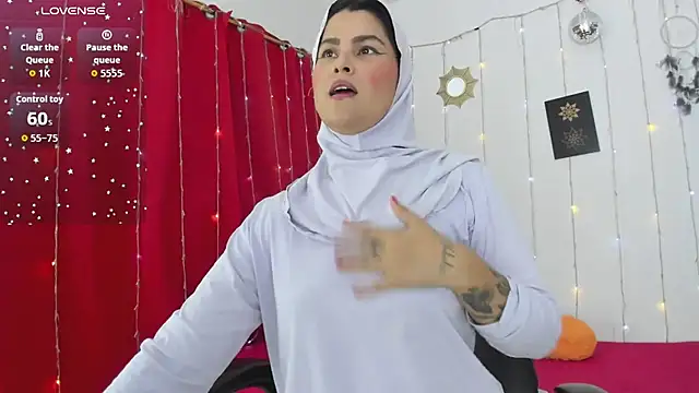 AishaAmin  online show from 01/17/26, 12:21