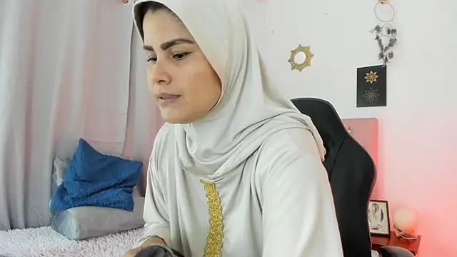 AishaAmin  online show from 07/13/26, 12:08