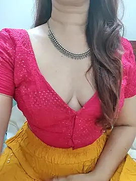Brown Maxi online show from 06/05/26, 02:23
