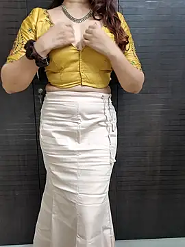Brown Maxi online show from 06/10/26, 03:11
