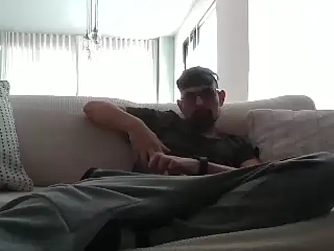 Snapshot of spence204011 chatting on 12/30/24, 03:46 spence204011 online show from 12/30/24, 03:46