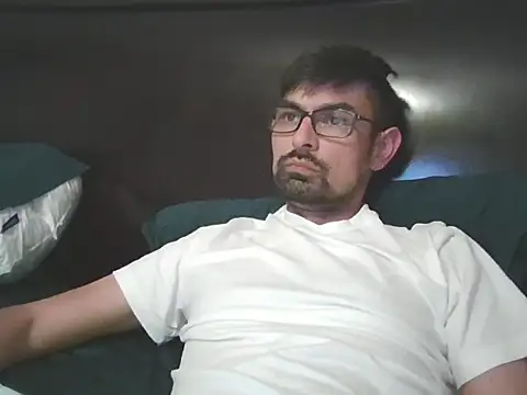 Snapshot of spence204011 chatting on 11/01/25, 11:18 spence204011 online show from 11/01/25, 11:18