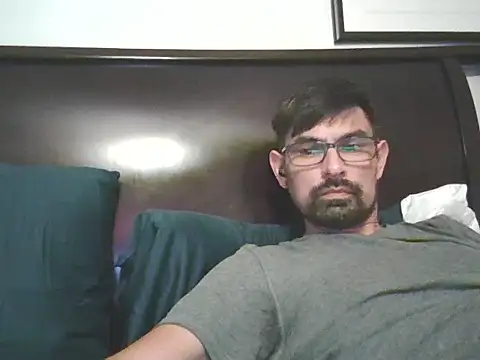 Snapshot of spence204011 chatting on 11/08/25, 02:56 spence204011 online show from 11/08/25, 02:56