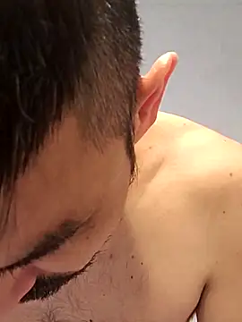 Snapshot of spence204011 chatting on 11/18/25, 02:10 spence204011 online show from 11/18/25, 02:10