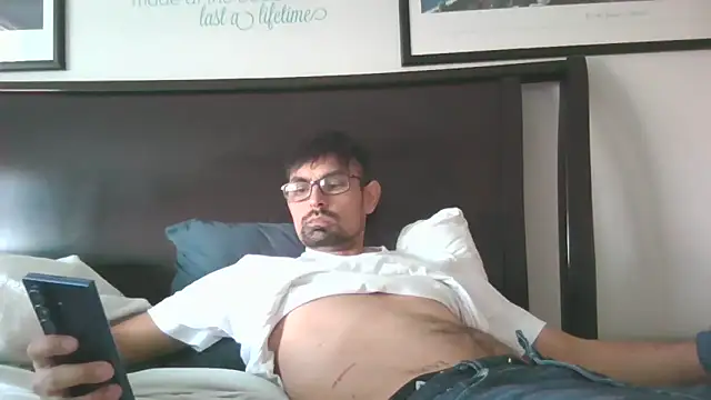 Snapshot of spence204011 chatting on 02/14/26, 05:21 spence204011 online show from 02/14/26, 05:21