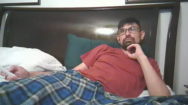 Snapshot of spence204011 chatting on 03/14/26, 02:50 spence204011 online show from 03/14/26, 02:50