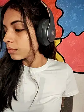 Snapshot of Anifer chatting on 01/15/25, 04:21 Anifer online show from 01/15/25, 04:21