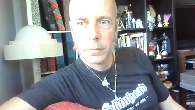 Snapshot of SHARPSkinhead chatting on 06/27/26, 09:25 SHARPSkinhead online show from 06/27/26, 09:25