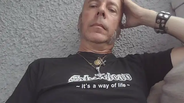 Snapshot of SHARPSkinhead chatting on 06/28/26, 06:30 SHARPSkinhead online show from 06/28/26, 06:30
