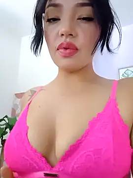 Snapshot of Sara_LipsX chatting on 09/10/25, 03:34 Sara LipsX online show from 09/10/25, 03:34