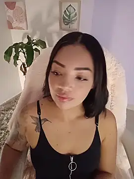 Snapshot of Sara_LipsX chatting on 11/09/25, 11:36 Sara LipsX online show from 11/09/25, 11:36