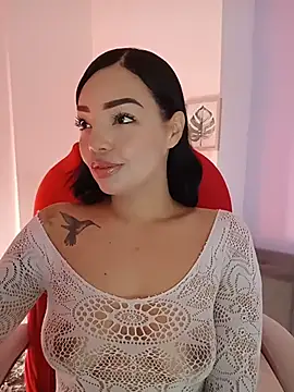 Snapshot of Sara_LipsX chatting on 11/11/25, 12:43 Sara LipsX online show from 11/11/25, 12:43