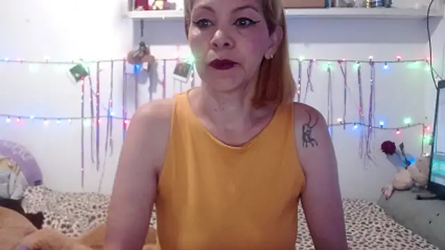 Snapshot of electra-mommy chatting on 05/22/26, 09:04 electra-mommy online show from 05/22/26, 09:04