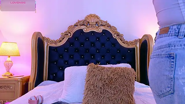 AdelinaVans online show from 02/05/26, 11:37