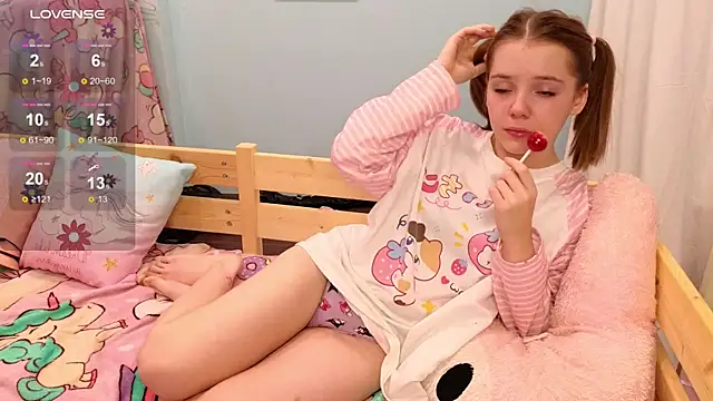 Snapshot of PrincessLittleKiki chatting on 11/05/25, 07:30 PrincessLittleKiki online show from 11/05/25, 07:30