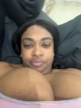 Snapshot of _MARRTINNA_ chatting on 11/12/25, 06:58 MARRTINNA online show from 11/12/25, 06:58