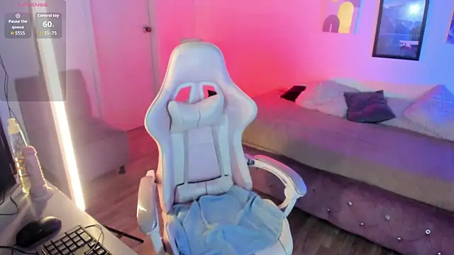 Aliciia cute1 online show from 10/17/25, 10:12