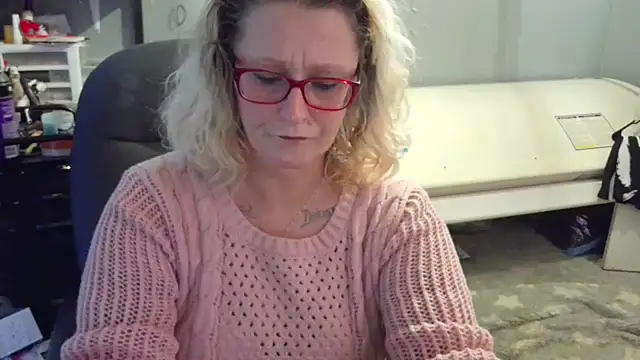 Snapshot of Lisalovely6981 chatting on 02/07/25, 07:17 Lisalovely6981 online show from 02/07/25, 07:17