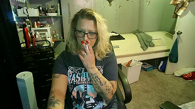 Snapshot of Lisalovely6981 chatting on 02/20/25, 10:59 Lisalovely6981 online show from 02/20/25, 10:59