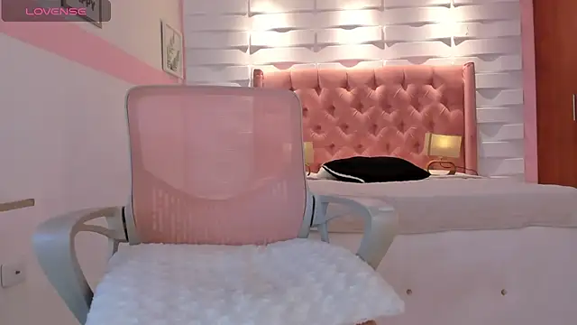 mhelissaw online show from 01/02/25, 09:54