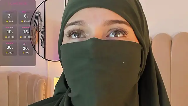 Snapshot of anna-henao chatting on 12/04/24, 01:31 anna-henao online show from 12/04/24, 01:31