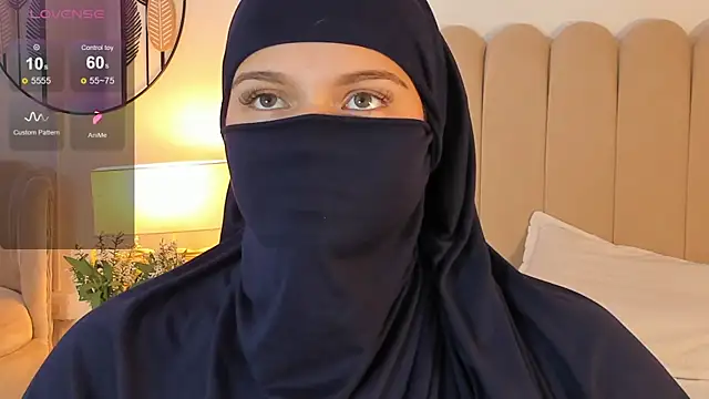 Snapshot of anna-henao chatting on 12/06/24, 03:33 anna-henao online show from 12/06/24, 03:33